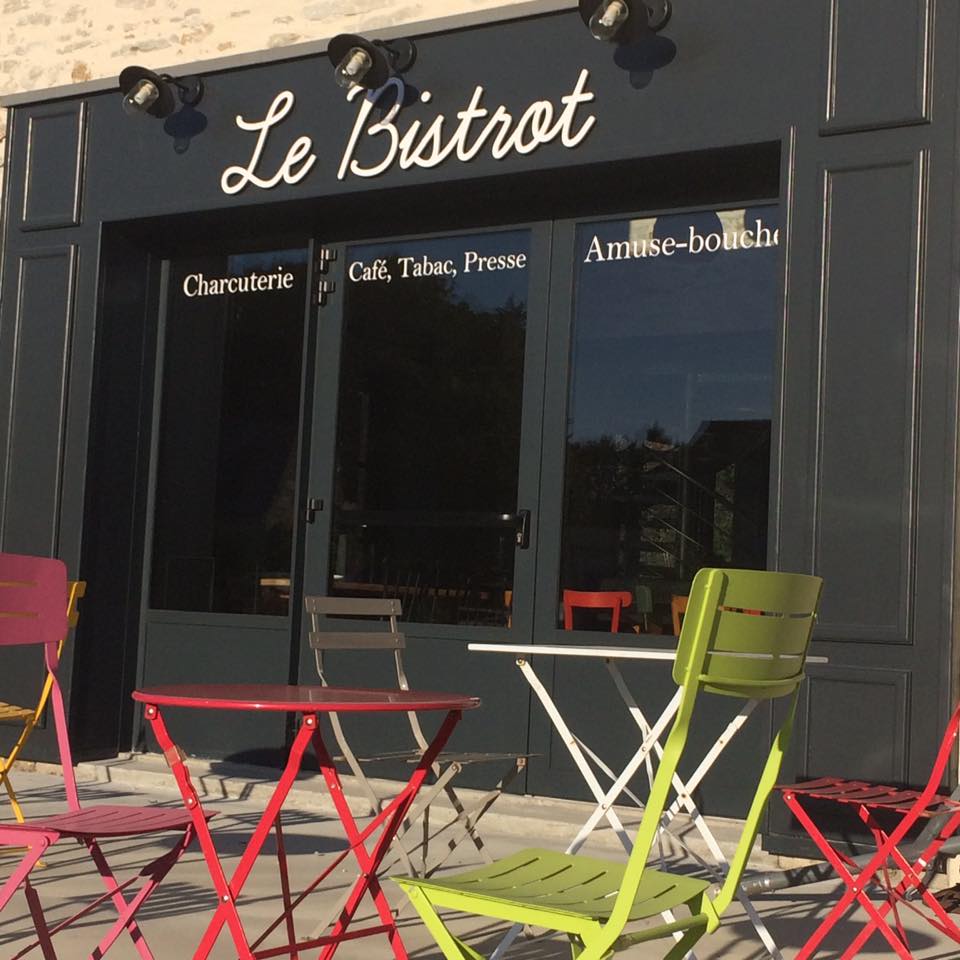 Réouverture du Bistrot, place des Ormeaux